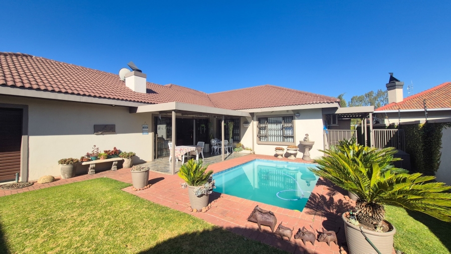 4 Bedroom Property for Sale in Baillie Park North West